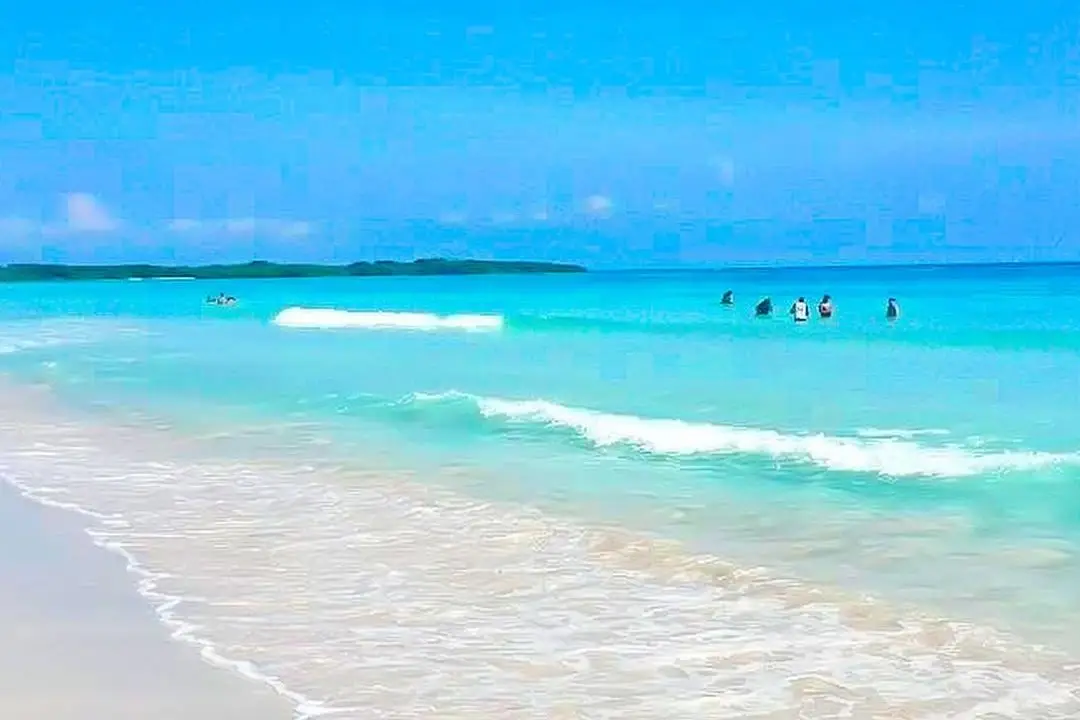 Cayo Varadero o Punta Varadero, Alquiler Vacacional en Venezuela - Playa de arena blanca y aguas cristalinas en Morrocoy