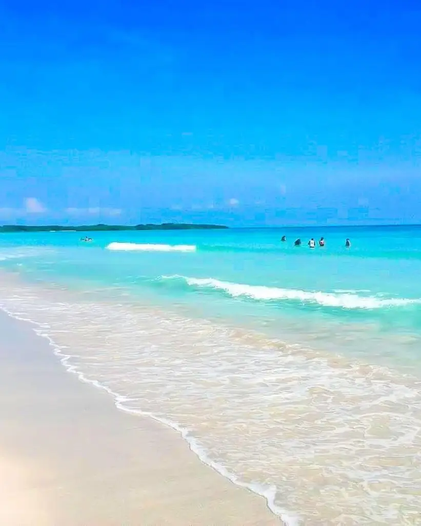 Cayo Varadero o Punta Varadero, Alquiler Vacacional en Venezuela - Playa de arena blanca y aguas cristalinas en Morrocoy